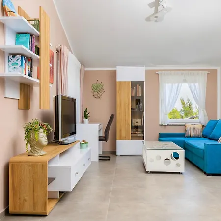 Apartment Pinija